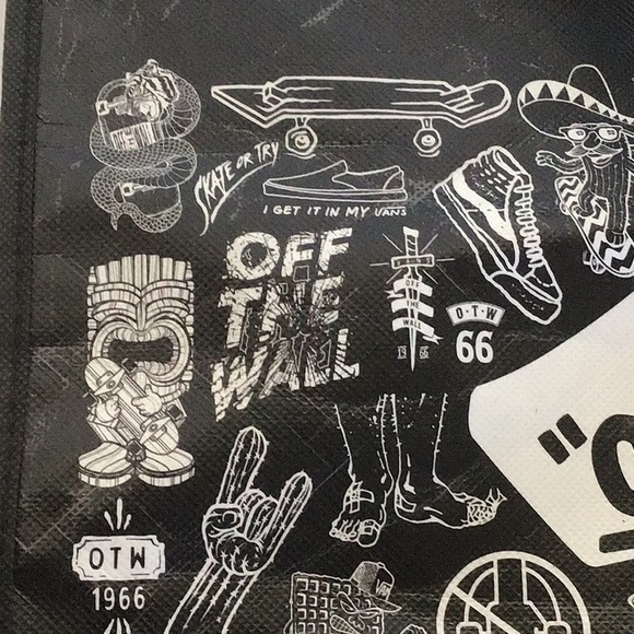 VANS OFF THE WALL GRAPHIC PRINT TOTE BAG - Picture 10 of 12